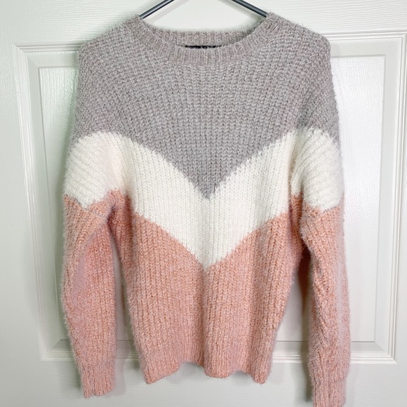 NWOT Lulu’s Talk the Block Eyelash Knit Crewneck Long Sleeve Sweater Size S - Picture 3 of 13